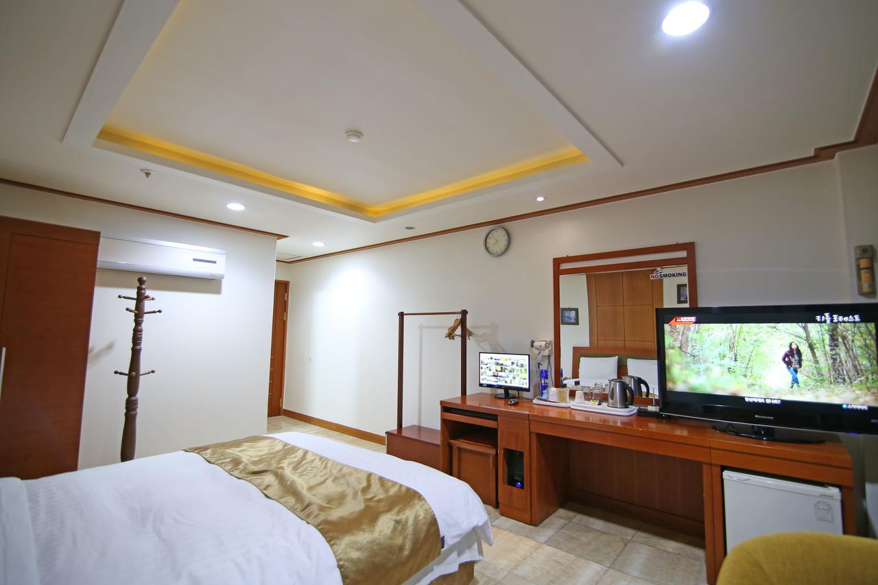 Geoje Island Hotel Exterior photo